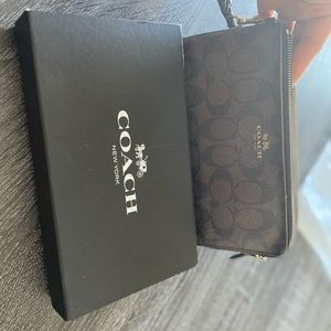 COACH Córnea Zip Wristlet